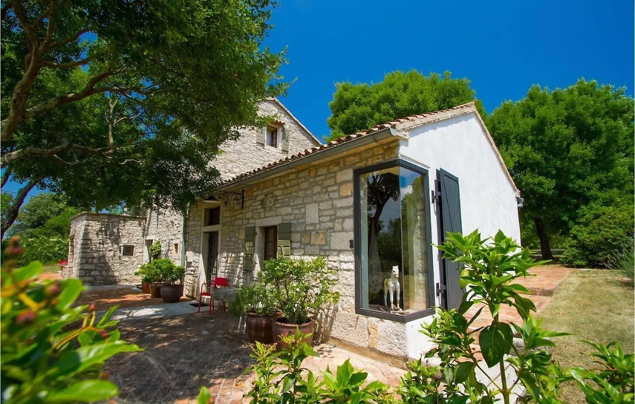 רוביני Villa Bura