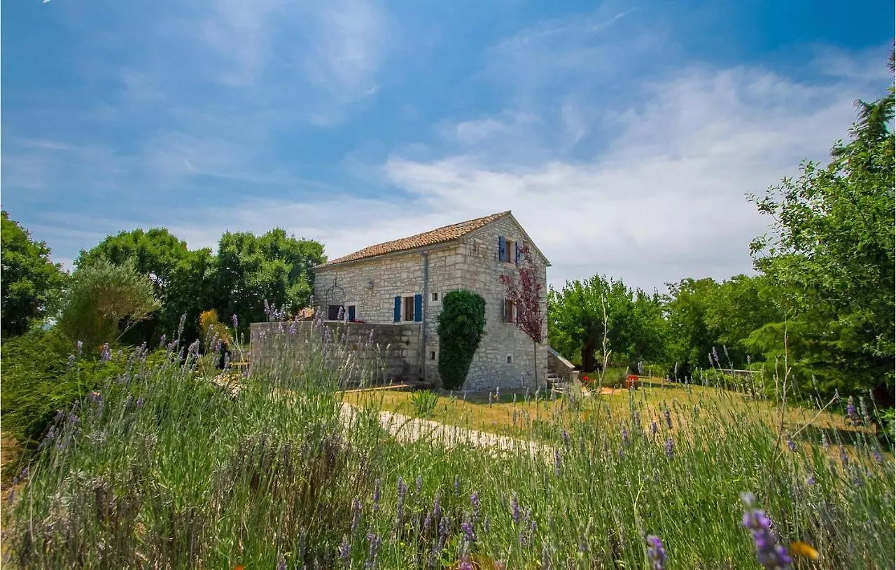 רוביני Villa Bura בית נופש